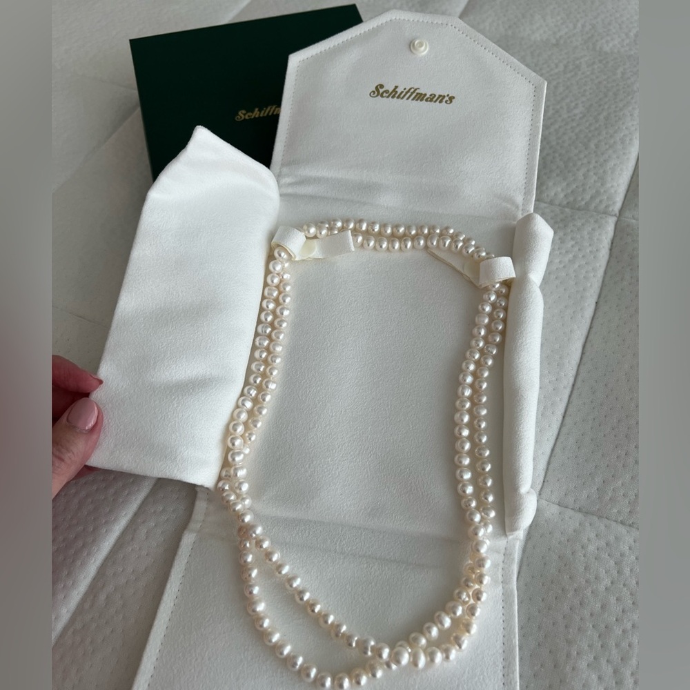 Never Worn! Schiffman’s Signature Freshwater Pearl Necklace